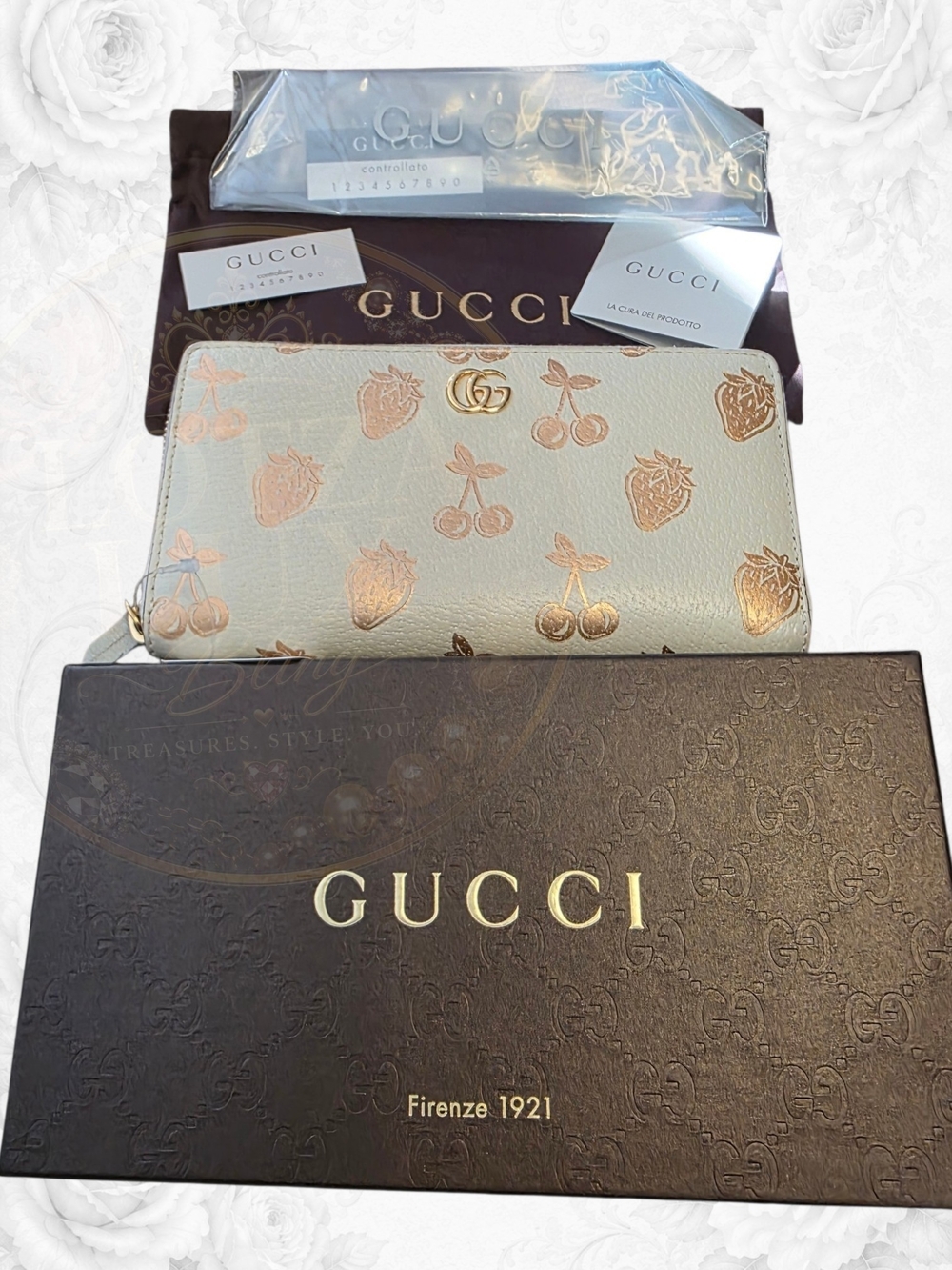 Collectors Gucci GG Marmont Strawberry Cherry Fruit Print Zip Around Wallet Rare